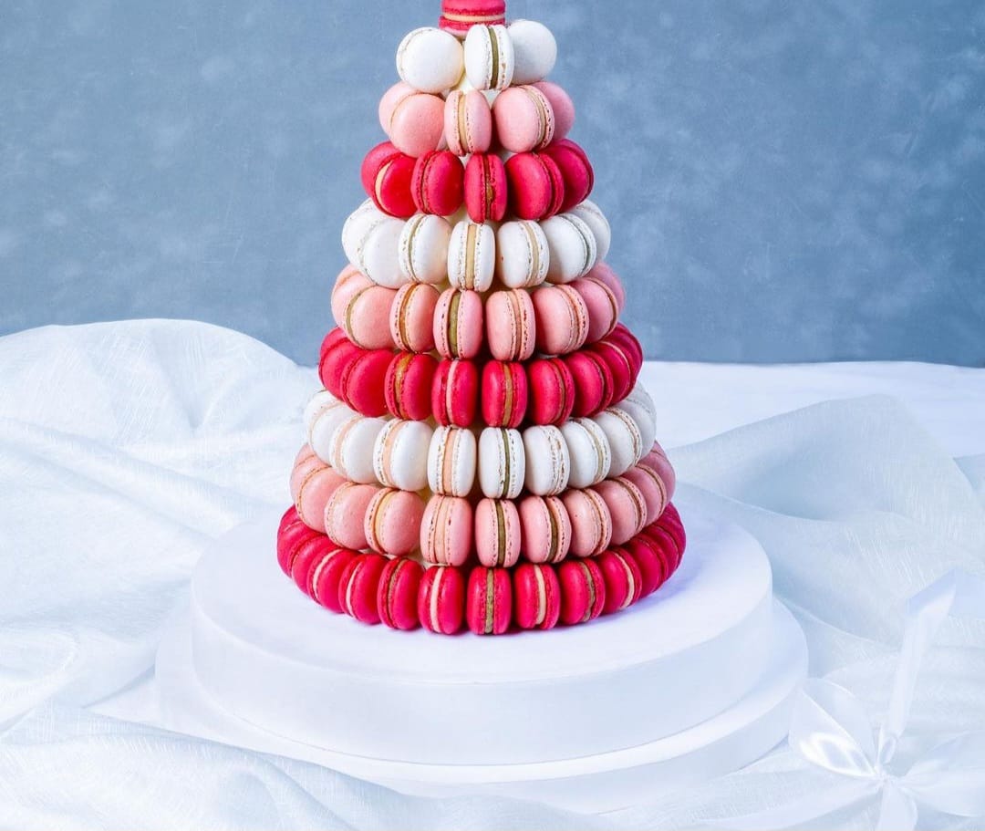 Medium Pyramid Macaroon